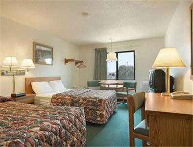 Hotel Super 8 Wichita East Kellogg Habitación foto